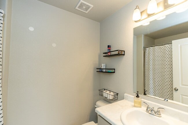 Building Photo - 4535 Samaritan Lp