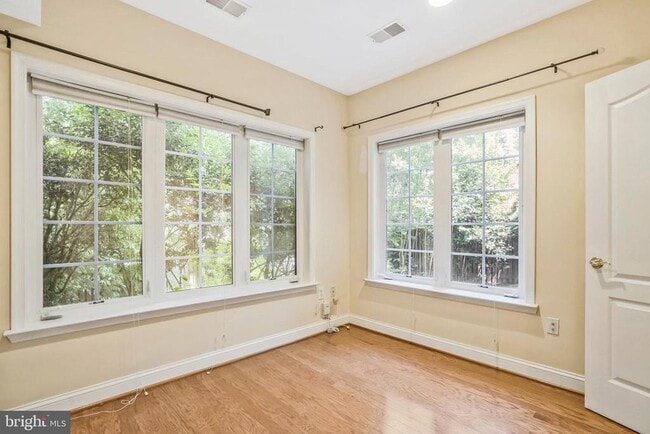 Building Photo - 9980 Cyrandall Dr