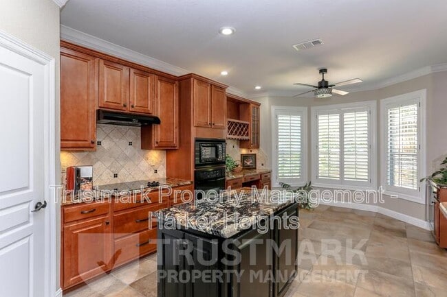 Building Photo - 3104 Sabine Cove