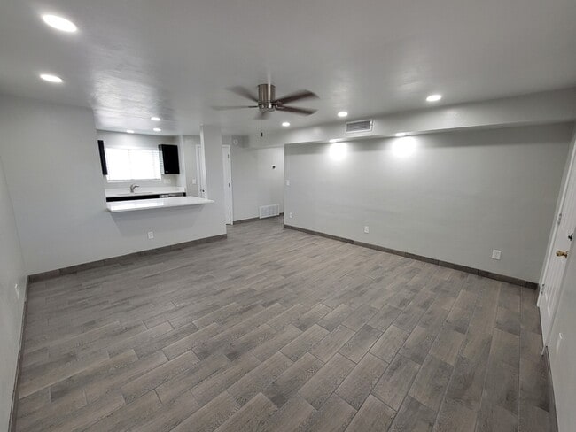 Building Photo - 3810 W Ironwood Hill Dr