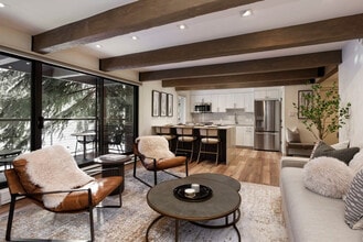 Building Photo - 1034 E Cooper Ave