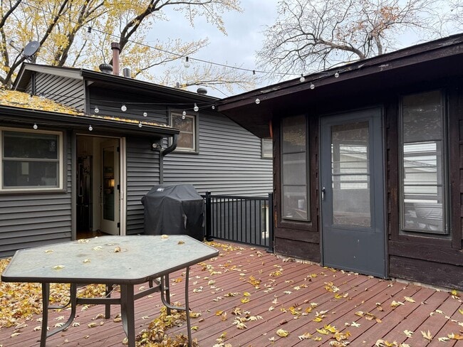 Building Photo - Beautiful 4-Bedroom, 2-Bathroom Home in Ed...