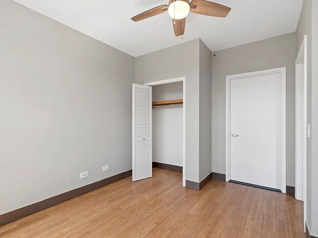 Building Photo - 5-43-43 48th Ave