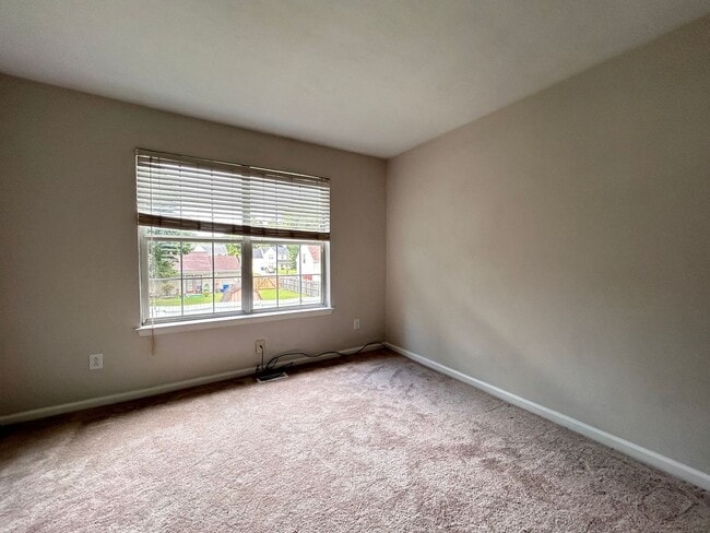 Building Photo - Spacious & Updated 4-Bedroom Gem in the He...