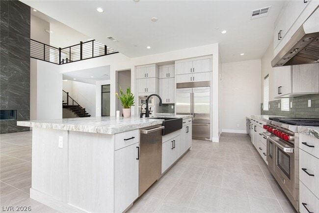 Building Photo - 10797 Canyon Bloom Dr