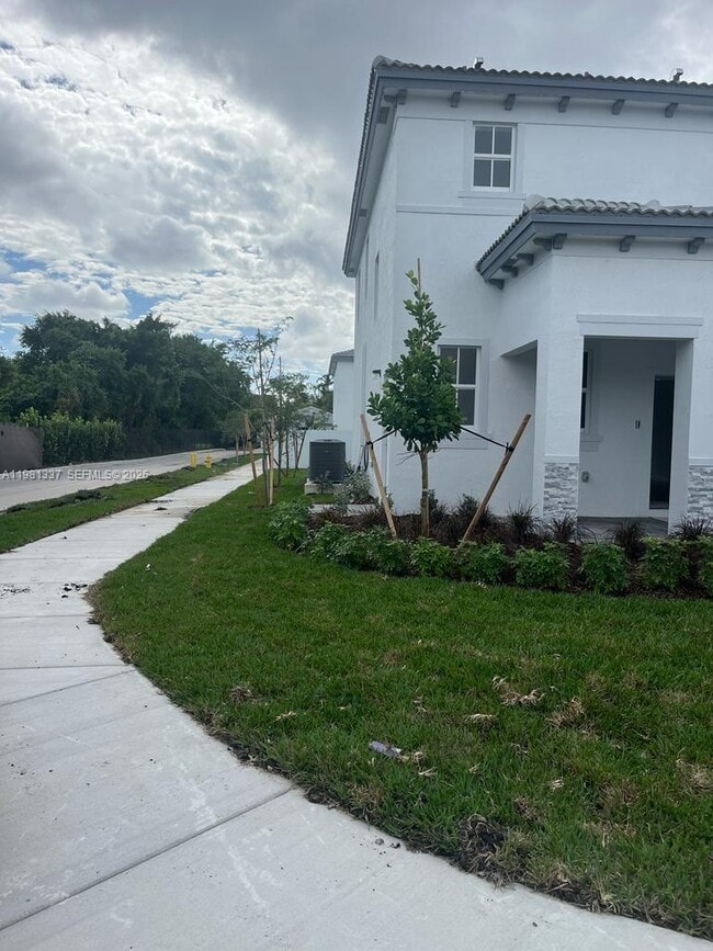 Building Photo - 14806 SW 163rd St