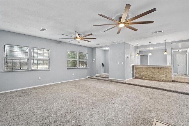 Building Photo - 5501 Spring Meadow Rd