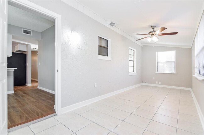 Building Photo - 3233 Timberline Rd