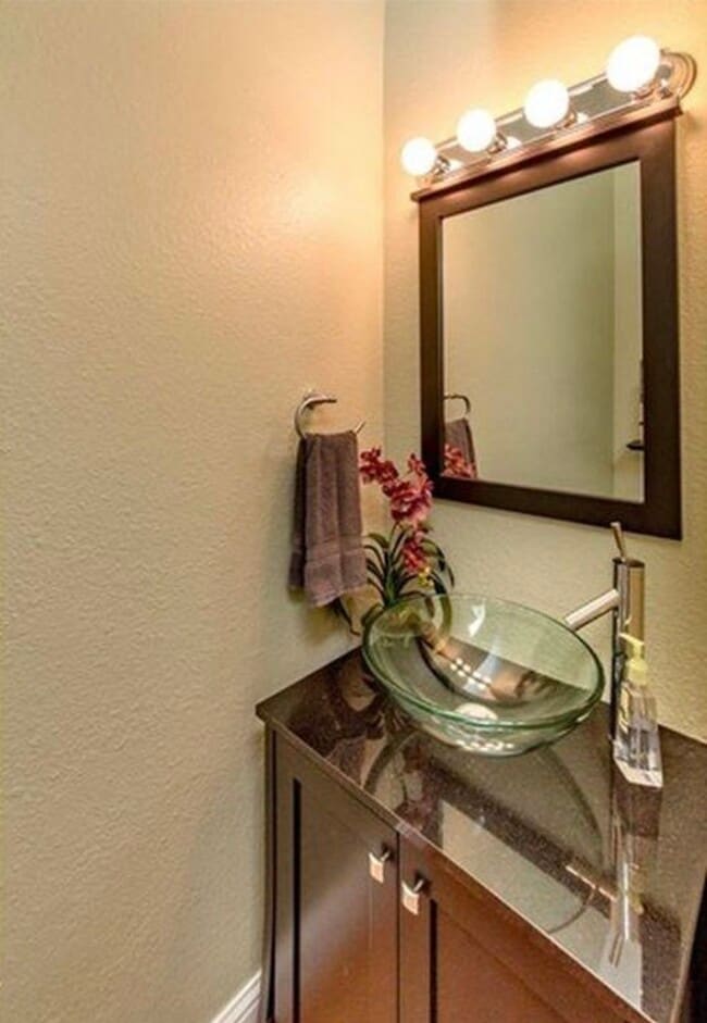 Building Photo - 5602 Green Hills Ave NE