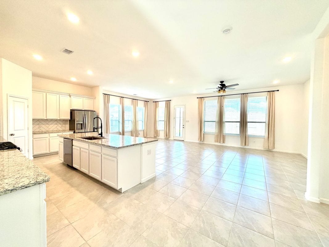 Building Photo - 3715 Rock Ledge Dr