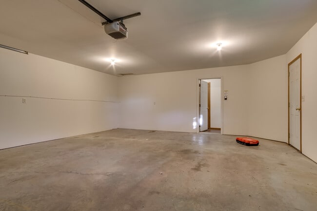 Building Photo - 20924 57th Ave