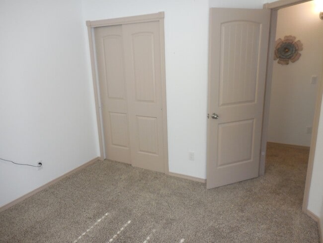 Building Photo - 12880 Haxby St