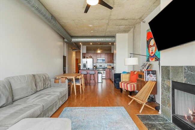 Building Photo - 700 N Larrabee St