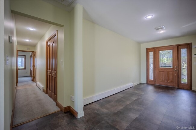 Building Photo - 19-21-21 Lamela Dr