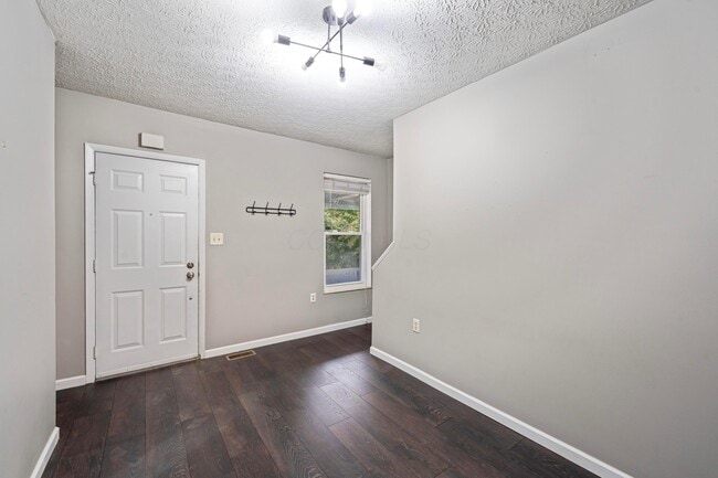 Building Photo - 514 W 1st Ave