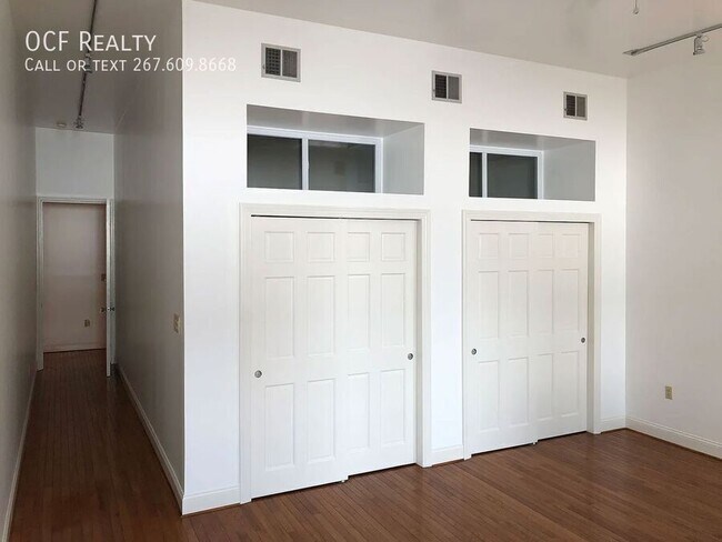 Building Photo - 261 N 3rd St