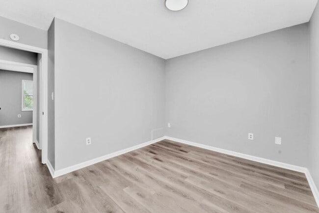 Building Photo - *NEWLY RENOVATED* 3 Bedroom Townhouse in Downtown Spartanburg