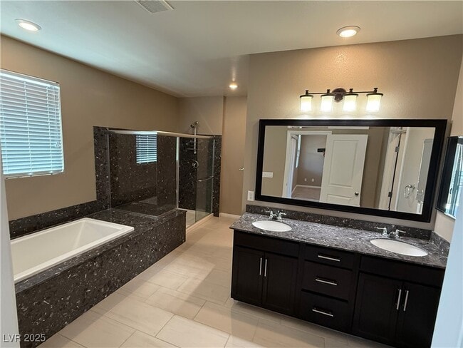 Building Photo - 921 Riverlawn Pl