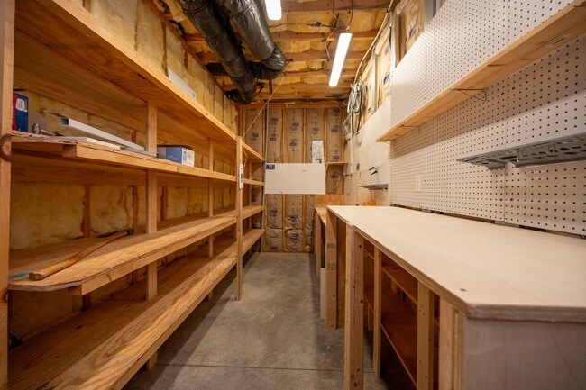 Building Photo - 130 Alpine Ct