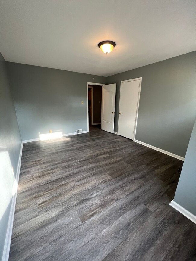 Building Photo - 3-bedroom, 2-bathroom private retreat in C...