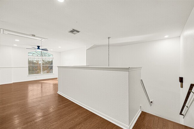 Building Photo - 15911 Breanna Ln