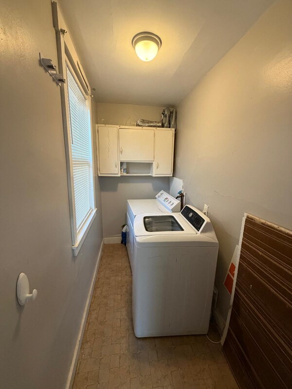 Building Photo - 127 Liverpool Ave