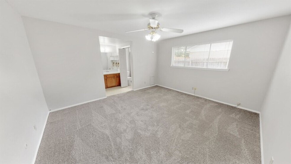 Building Photo - August 2026 Pre-Lease - 1 Mile to TAMU!