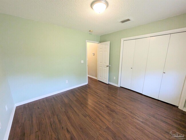 Building Photo - 4920 Mayo Cir