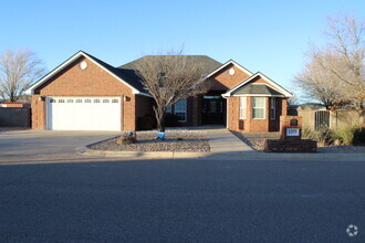 Building Photo - 1377 Oakwood Cir