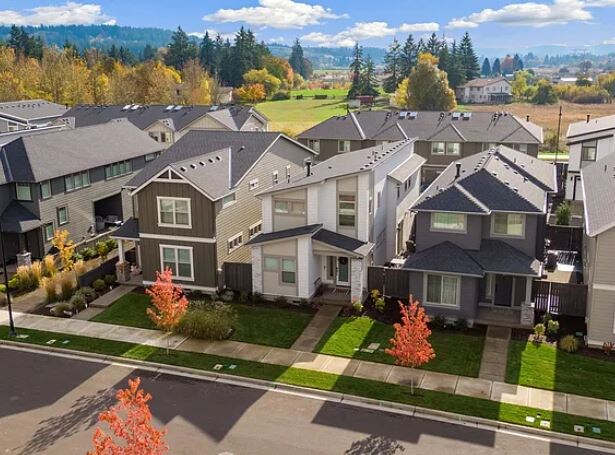 Building Photo - 8138 SE Reddington St