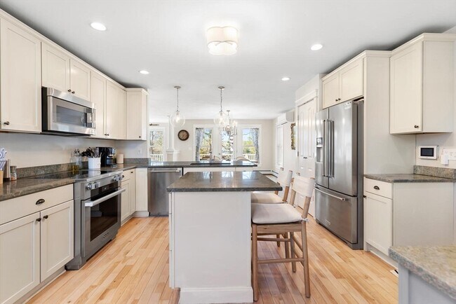 Building Photo - 110 Clamshell Cove Rd