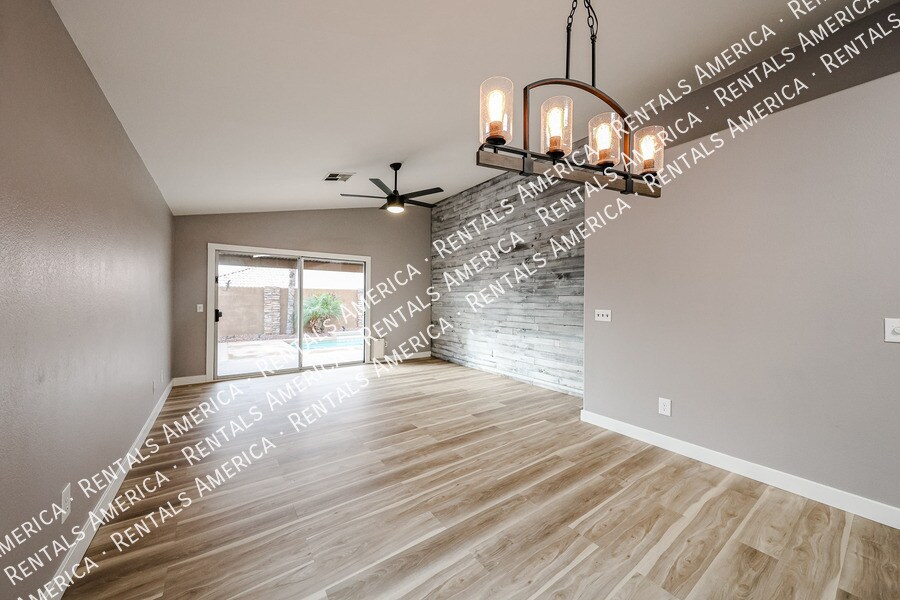 Building Photo - 133 W Muriel Dr