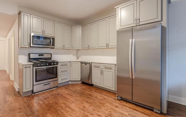 Building Photo - 1420 N Talman Ave
