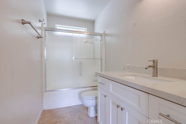 Building Photo - 9502 Pettswood Dr