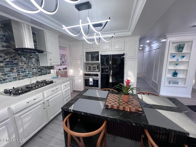 Building Photo - 379 S Greenway Ave