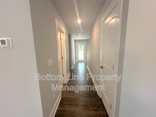 Building Photo - 2931 Burgess Dr