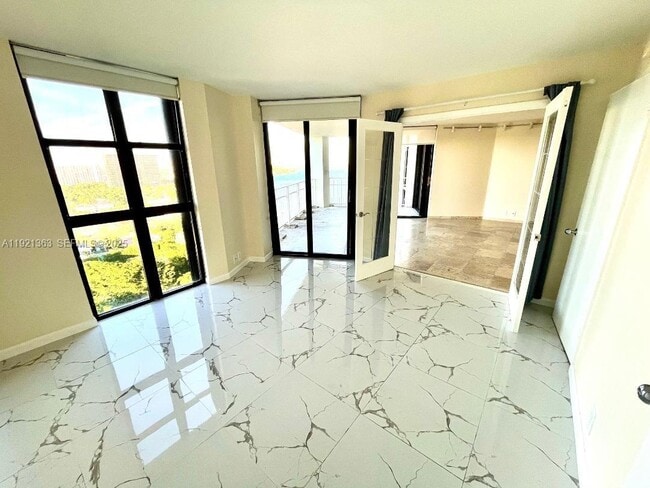 Building Photo - 4000 Towerside Terrace