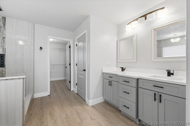 Building Photo - 9012 Orange Blossom Lp