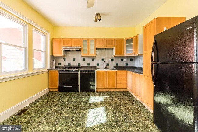 Building Photo - 161 Cotton St