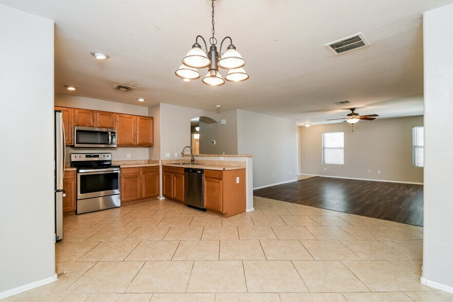 Building Photo - 3674 W Yellow Peak Dr