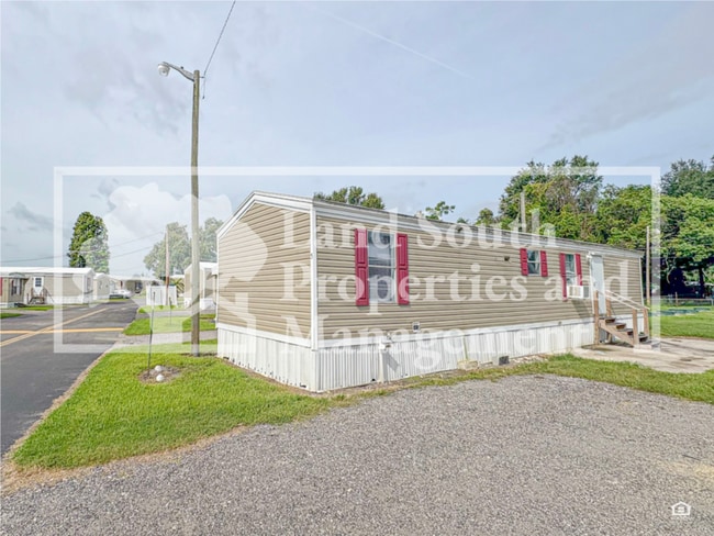 Primary Photo - 425 Longfellow Blvd