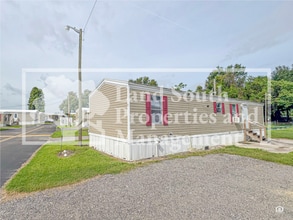 Building Photo - 425 Longfellow Blvd