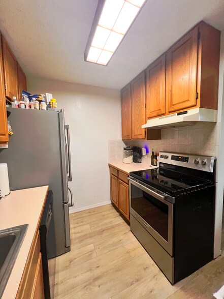 Building Photo - 318 Abert Ave