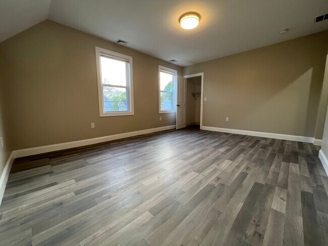 Building Photo - 324 Farrington St