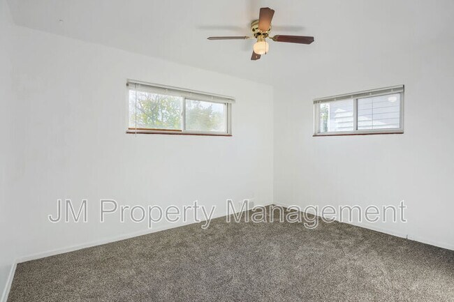 Building Photo - 1211 S Shoshone St