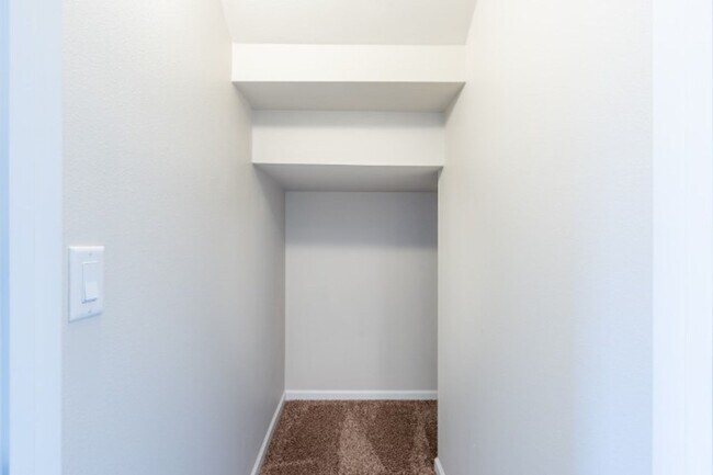 Building Photo - Huge, Open Floor Plan Townhome for RENT at Johnston Common Brownstones!