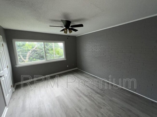 Building Photo - 3350 LA-1