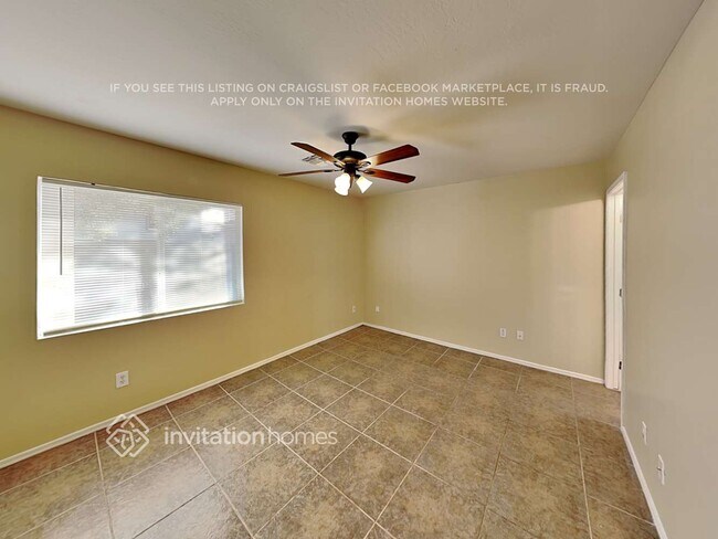 Building Photo - 22059 W Solano Dr