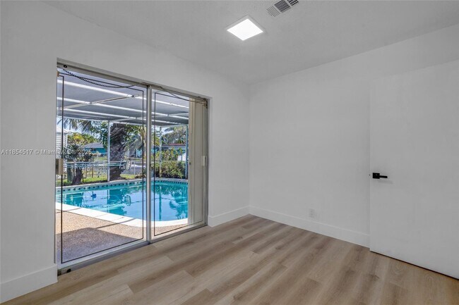Building Photo - 2020 NW 33rd Ct