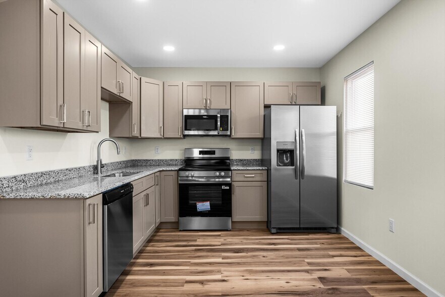 Building Photo - 346 Bennett St